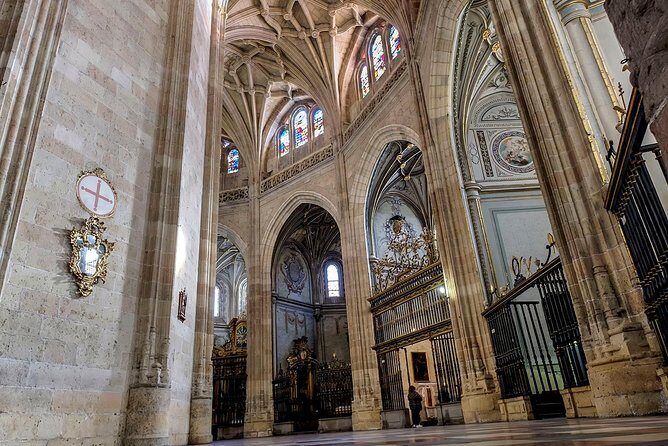 Guided visit "Meet the Lady of the Cathedrals" / Guided Visit to Cathedral - The Tower, the Claustro, and Stories You Might Otherwise Miss