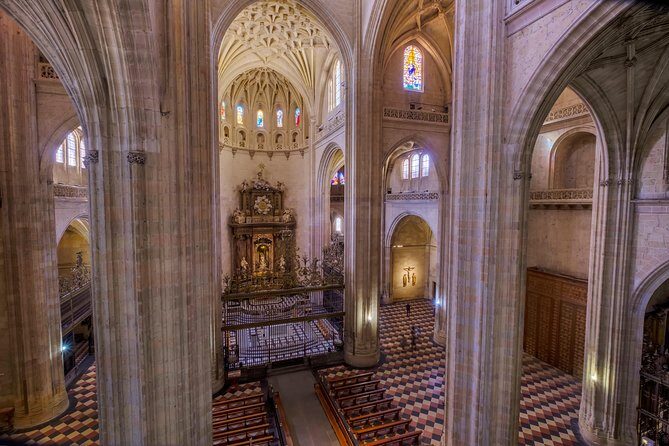 Guided visit "Meet the Lady of the Cathedrals" / Guided Visit to Cathedral - Stop 1 at the Catedral: Chapels, Vaults, and Stained Glass With a Purpose