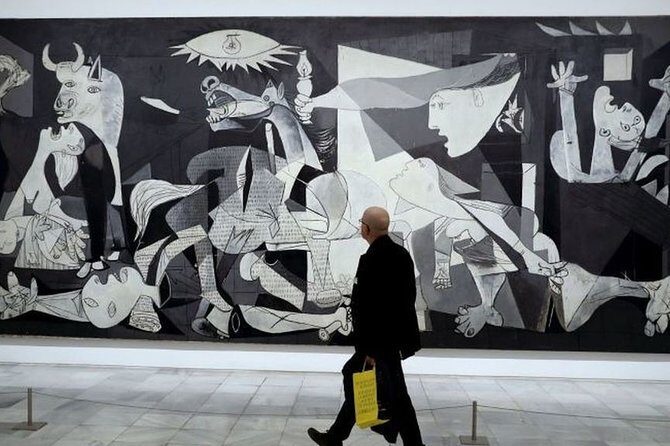Guided visit to Reina Sofia Museum - The guided route: 90 minutes that actually help
