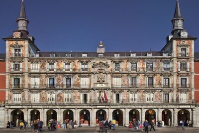 Half-Day Private Tour in Madrid with Art Historian Guide - Almudena Cathedral: A Neo-Gothic Interior With a Modern Twist