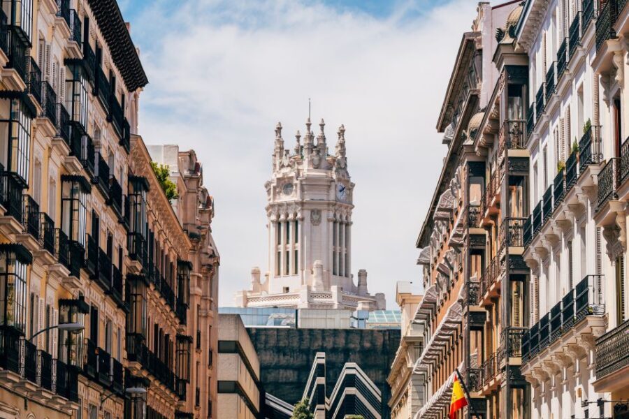 Highlights of Madrid: Walking Tour with Private Guide - How this private Madrid walk is paced (and why it helps on day one)