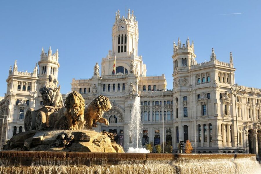 Highlights of Madrid: Walking Tour with Private Guide - Las Vistillas and the viewpoints mindset in Madrid