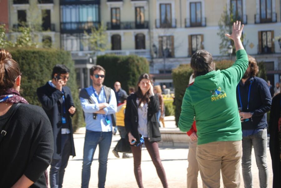 Highlights of Madrid: Walking Tour with Private Guide - The guide factor: what makes this tour feel worth the money