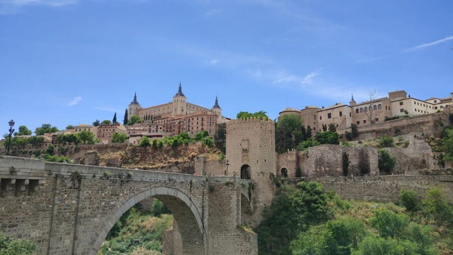 Historic Toledo: Cathedral and Museums in groups of maximum 10 people. - San Juan de los Reyes: a monastery visit that balances the big church moments