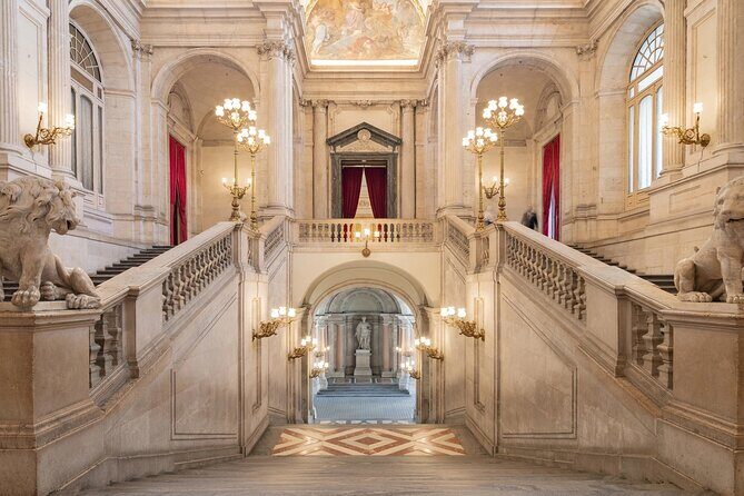Historical Visit to the Royal Palace Madrid - Guide style matters: friendly, clear explanations and lots to see