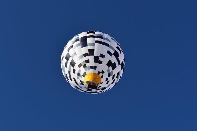 Hot-Air Balloon Ride over Aranjuez with Optional Transport from Madrid - Comfort checklist: shoes, standing, and early mornings