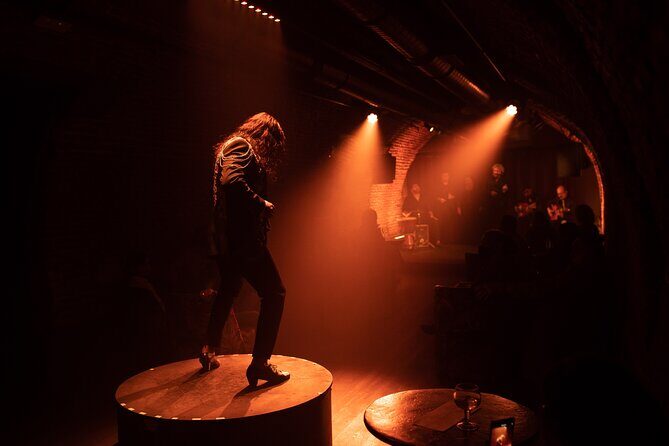 Intimate Flamenco Show & Spanish Drink in Madrid at La Carmela - What the 1h20 performance feels like from the inside