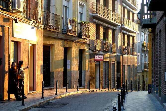 Lavapiés: The most multicultural neighbourhood of Madrid, Private Walking Tour - Who should book this Lavapiés private tour?