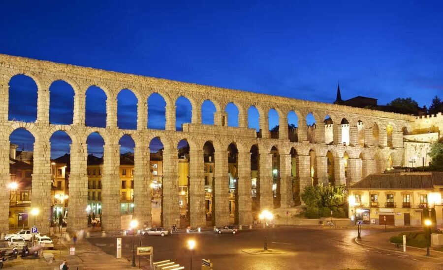 Legends and Mysteries of Segovia Tour - Casa de los Picos: theories you can see in stone