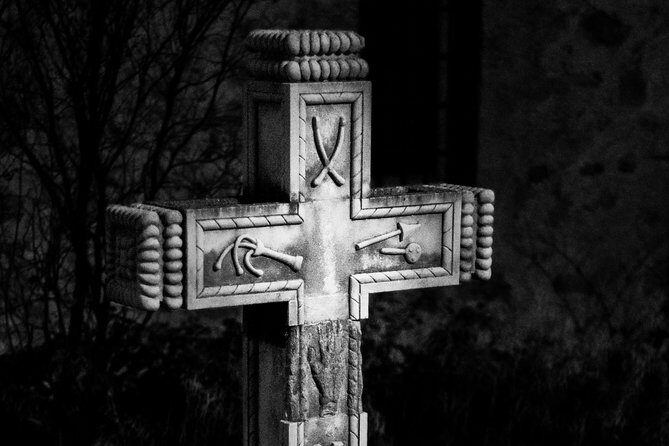 Legends Tour in Cuenca - Cuenca after dark: why legends land better at night