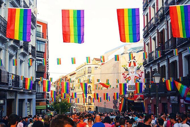 LGBTQ District Tapas & Drinks Trail in Madrid - What you actually eat and drink: the included list and the age rules