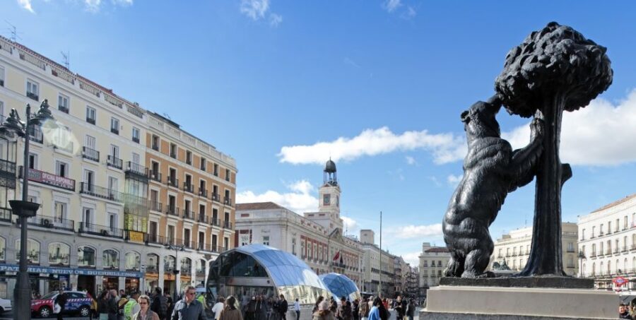 Madrid: 1.5-Hour City Highlights Guided Walking Tour - Key highlights to look for