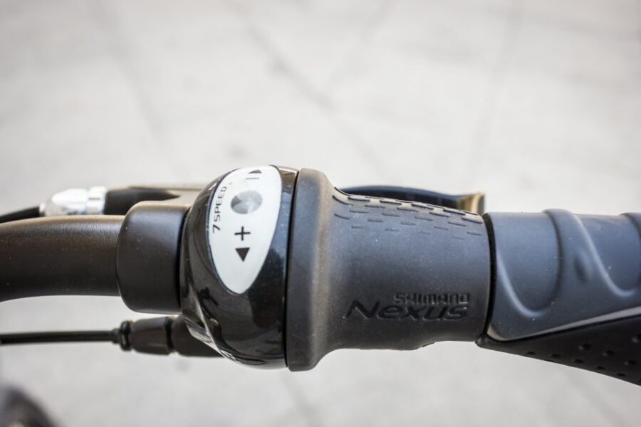 Madrid: 1-Day City Bike Rental - The bike itself: 7 gears, front suspension, and the small stuff that saves energy