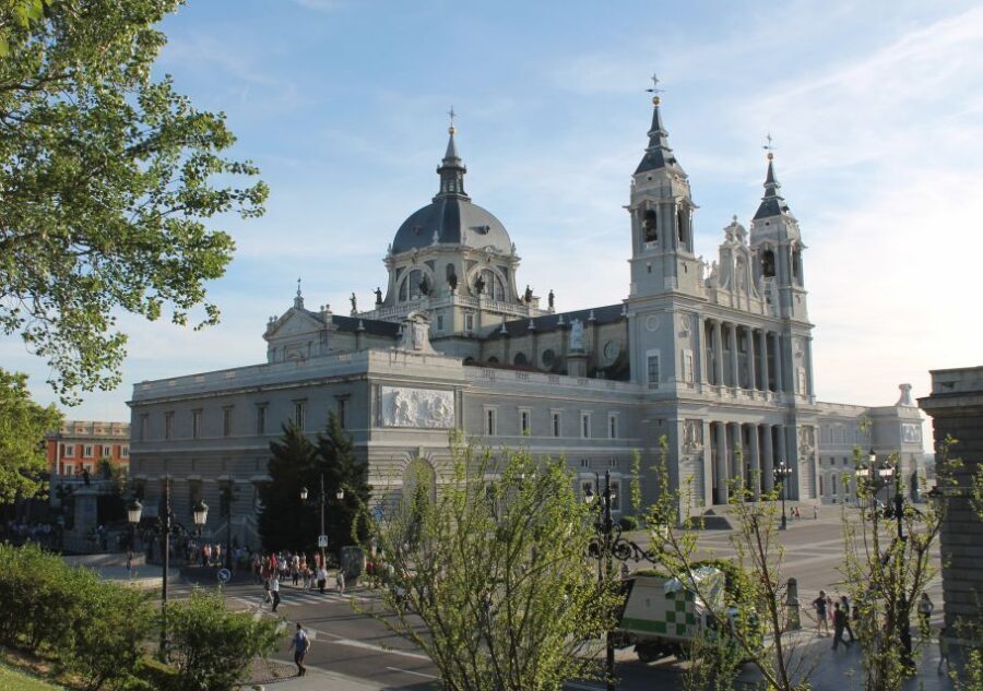 Madrid: 2-Hour City Highlights Guided Walking Tour - Price, group size, and what you’re paying for ($247 per group)
