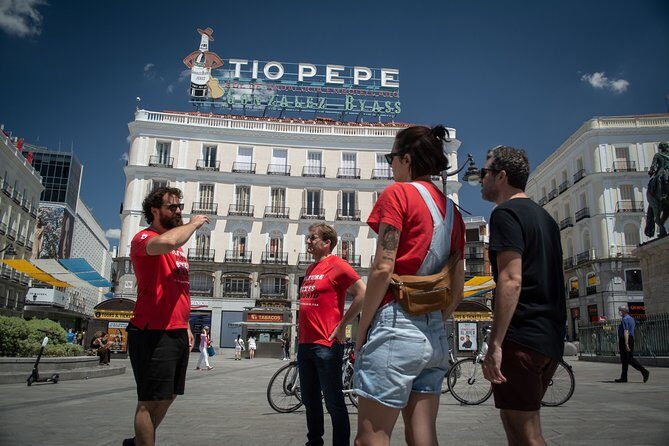 Madrid: 3 hour Guided Highlights Bike Tour with Optional Tapas - Who should book this bike highlights tour