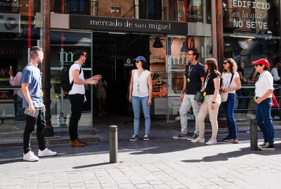 Madrid 3-Hour Sightseeing Tour - Paseo del Prado and Prado-area momentum