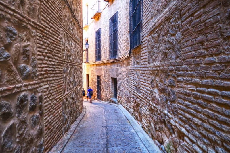 Madrid: 6-Hour Day Trip to Toledo with Guided Walking Tour - The Guided Walking Tour Through Toledo’s Old Streets