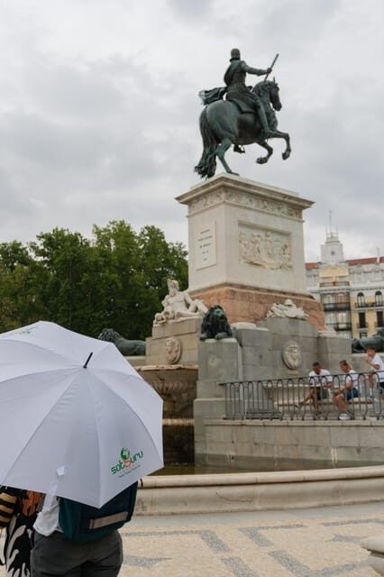 Madrid: Afternoon Royal Palace and Almudena Cathedral Tour - Ending at Plaza Mayor: turning the tour into a continuation plan