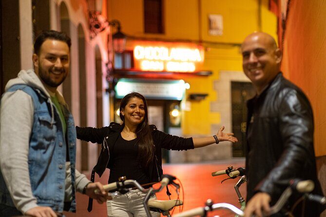Madrid at Night: Vintage Bike Tour of City Highlights - 6:30 pm in Madrid: where the ride starts and how it feels