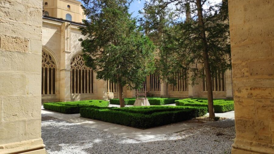 Madrid: Avila and Segovia Day Trip with Tickets to Monuments - Pacing Over 9 Hours: Not Too Talky, Not Too Rushed