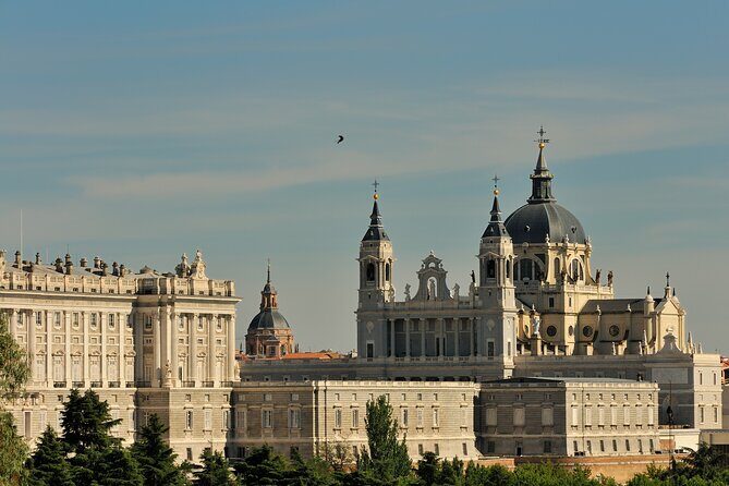 Madrid Big Bus Night Tour - Why an 8:00 pm night loop makes sense