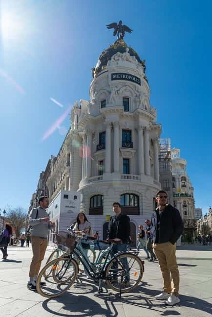 Madrid by bike + PhotoShooting - A 3-hour Madrid ride where the camera follows you
