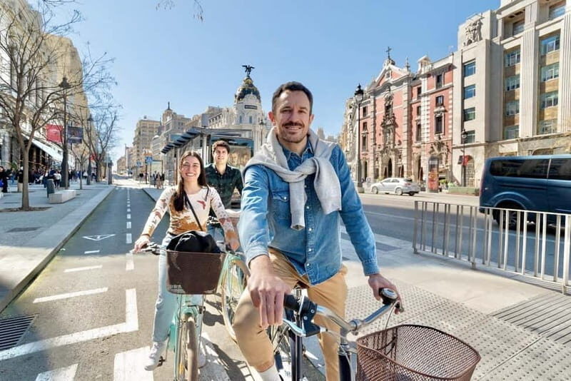 Madrid by bike + PhotoShooting - Retiro Park and Palacio de Cristal: your green break on wheels