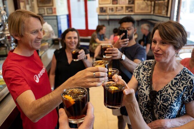 Madrid by Night: Tapas Crawl, Local Drinks & Hidden Gems - Why this Madrid night tapas crawl makes sense