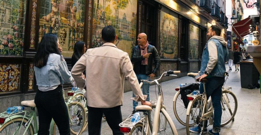 Madrid by Night: Vintage Bike Tour Highlights/Optional Tapas - Twilight on Two Wheels: Why Madrid Feels Different After Dark