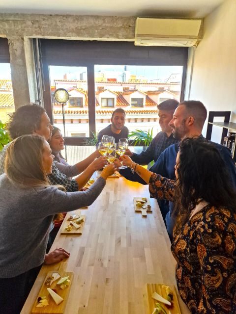 Madrid: cheese tasting with wine pairing. - Where to Meet Near Plaza Mayor (and How to Not Miss It)