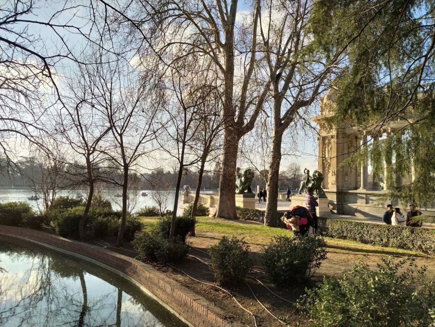 Madrid: Cibeles Rooftop & Retiro Park Guided Walking Tour - Cibeles Palace rooftop terrace: that first Madrid view hits hard