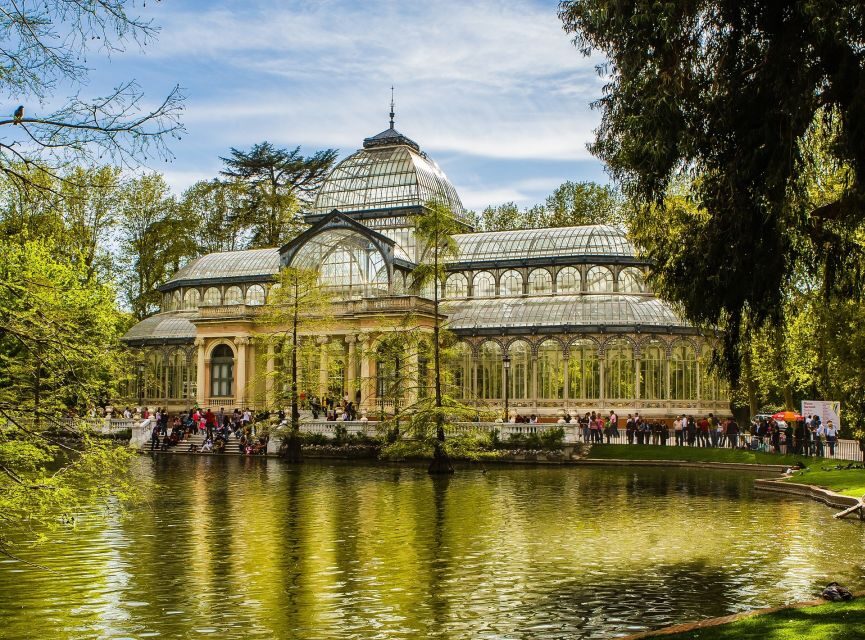 Madrid: Cibeles Rooftop & Retiro Park Guided Walking Tour - Weather and pace: how to make the day work in real life