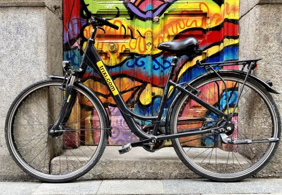 Madrid: City Highlights Private Bike Tour - Paseo del Prado, Neptune, Prado Museum area, and Cibeles: the classic Madrid block