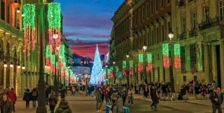Madrid: City Highlights Tuk Tuk Tour - Comfort Tips: Cool Weather and Hot Weather Reality