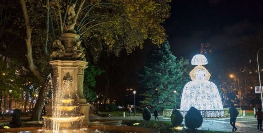 Madrid: City Highlights Tuk Tuk Tour - Guide Style: What You Can Expect From the Driver
