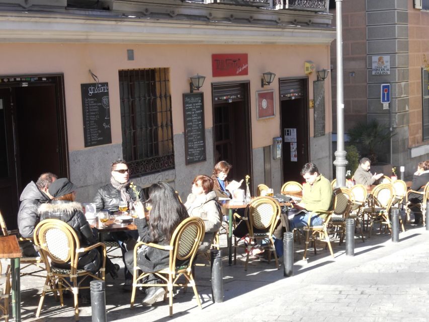 Madrid City Tour: Culture and History - Royal Palace area: seeing the machinery of monarchy