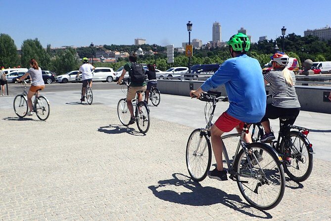Madrid City Tour | Regular Bike or E-Bike | Reduced Groups - Regular bike or e-bike: how to choose for Madrid’s hills