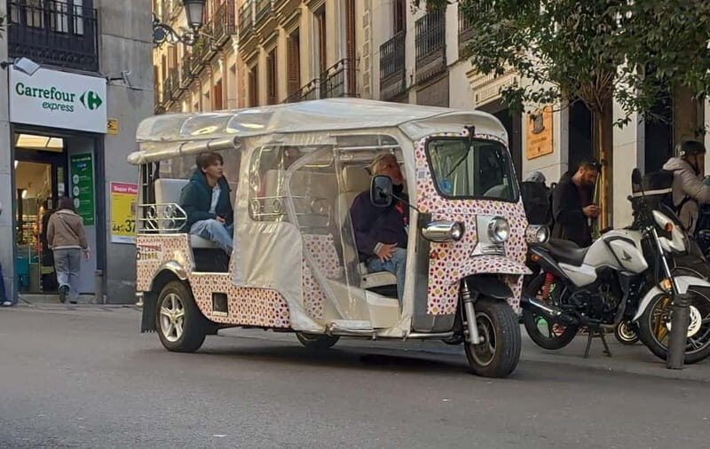 Madrid: City Tours - 6 seats private ecological tuk tuk - Modern Madrid drive: Castellana, Torre Picasso, and Bernabéu