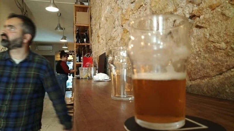 MADRID: CRAFT LOCAL BEER TOUR (Real Flavor of Madrid) - The Tasting Format: Half Pints, Notes, and Apetizers at Each Stop