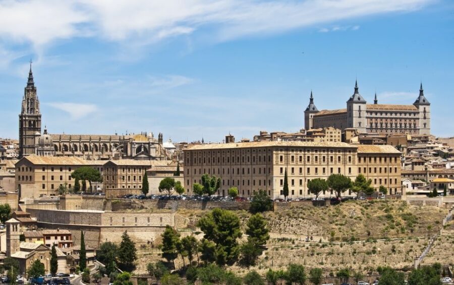 Madrid: Day Trip to Toledo with Walking Tour & Small Group - Walking the Center to Plaza del Ayuntamiento
