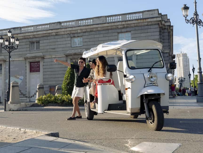 Madrid: Eco-Friendly, Private, and Unique Tuk Tuk Experience - Calle Serrano and Alcala Gate: your “grand Madrid” photos