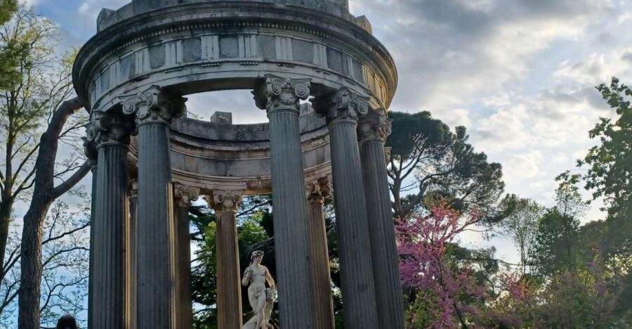 Madrid: El Capricho Park Tour - Entering El Capricho: a duke-like garden escape from Madrid