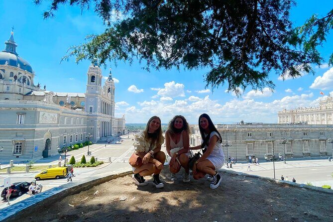 Madrid Essential: Historic Center, Plaza Mayor & Royal Palace - Royal Palace area: viewpoints without buying in-the-moment tickets
