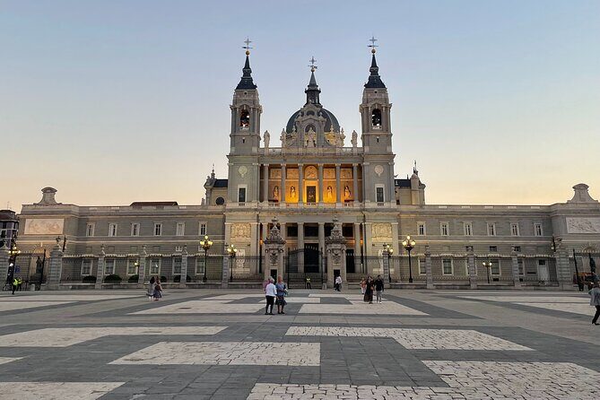 Madrid Evening Walking Tour and optional Flamenco Show - Why Plaza Mayor is the perfect starting line