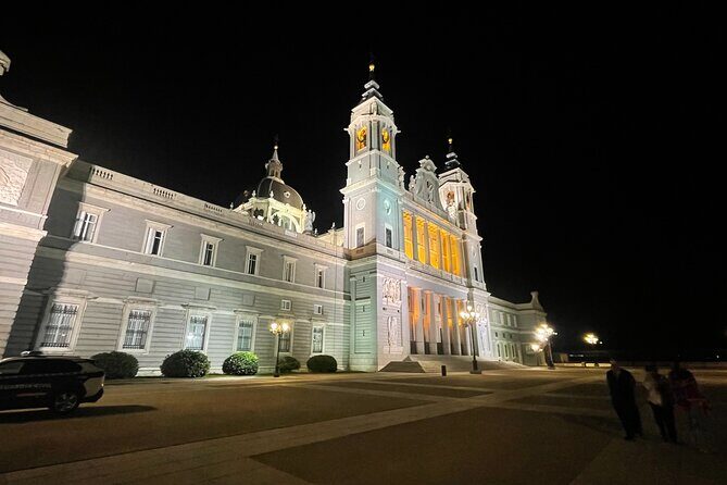 Madrid Evening Walking Tour and optional Flamenco Show - Plaza de las Cortes: Congress, Cervantes, and the serious side of Madrid