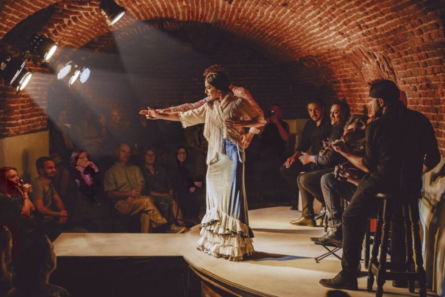 Madrid: Flamenco Show Entry Ticket with Drink & Artist Talk - Practical Tips for Your Night: Make It Easy on Yourself