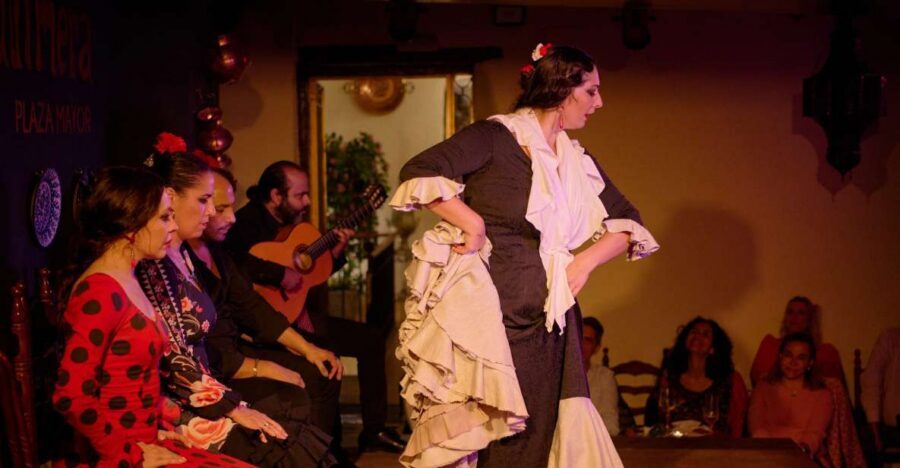 Madrid: Flamenco Show La Quimera with Drinks & Dinner Option - Tablao La Quimera: the kind of flamenco room you remember