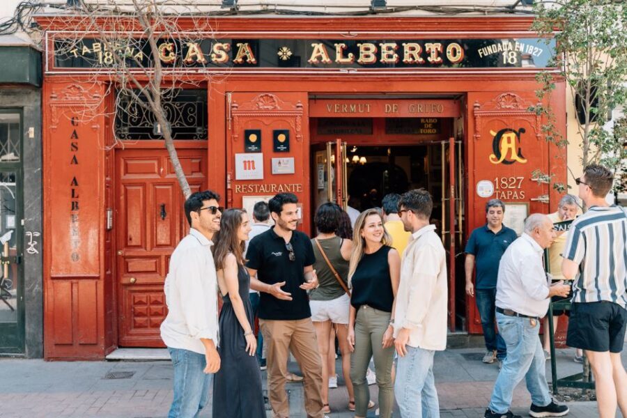 Madrid: Flamenco Show with Tapas and Wine Tour - Tablao Flamenco: your hour of intense performance with a drink in hand