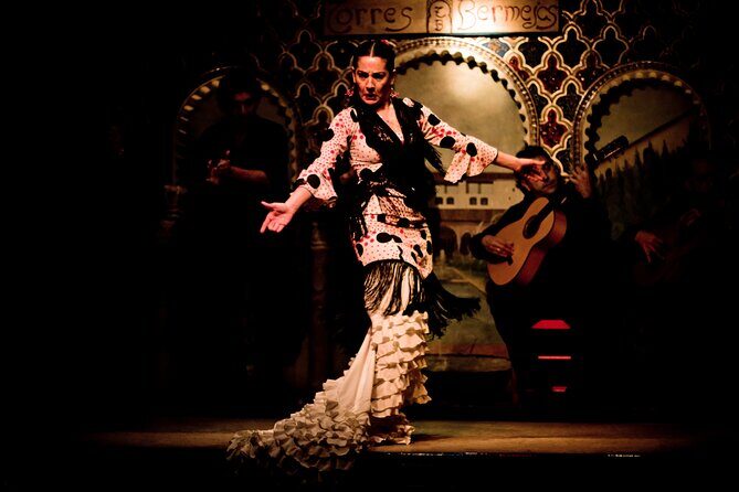 Madrid: Flamenco Show with Tapas or Drink in Tablao Las Tablas - Tapas, drinks, and wine: where value can shift