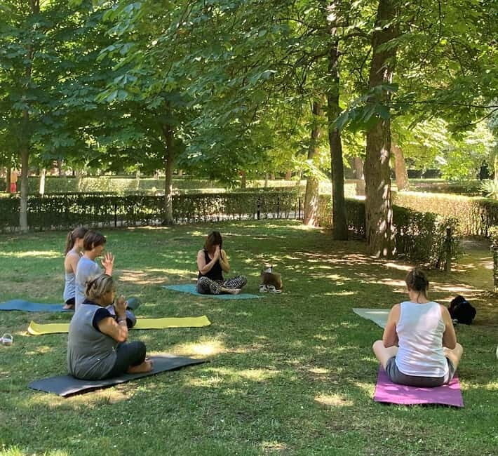 Madrid: Flow Yoga class in Retiro Park - Retiro Park Flow Yoga: what you’re really paying for